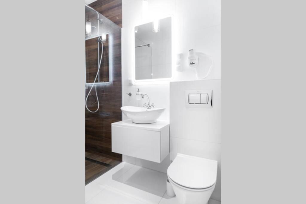 קרקוב Househost Apartment: Miodowa 42/8A Street מראה חיצוני תמונה